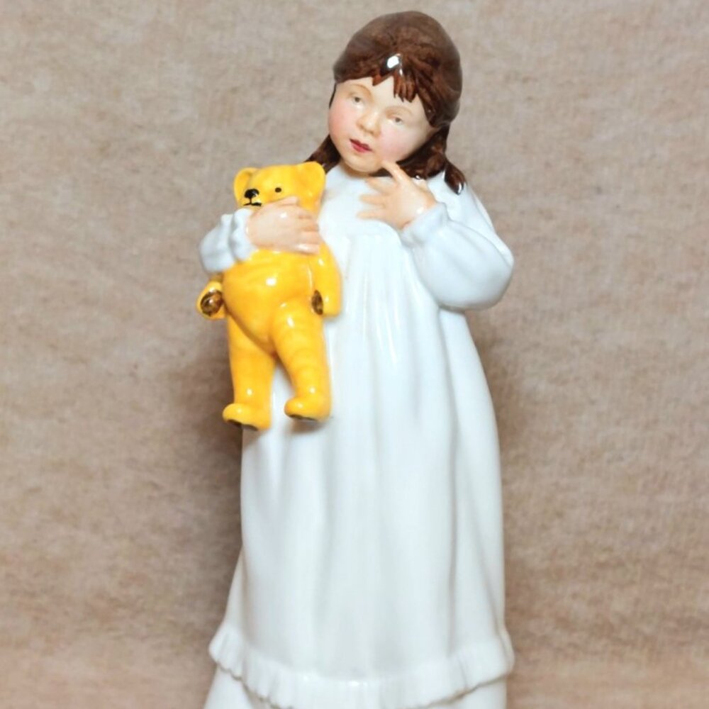 Royal Doulton "And So To Bed" Vintage Home/Office Collectible Statue Figurine